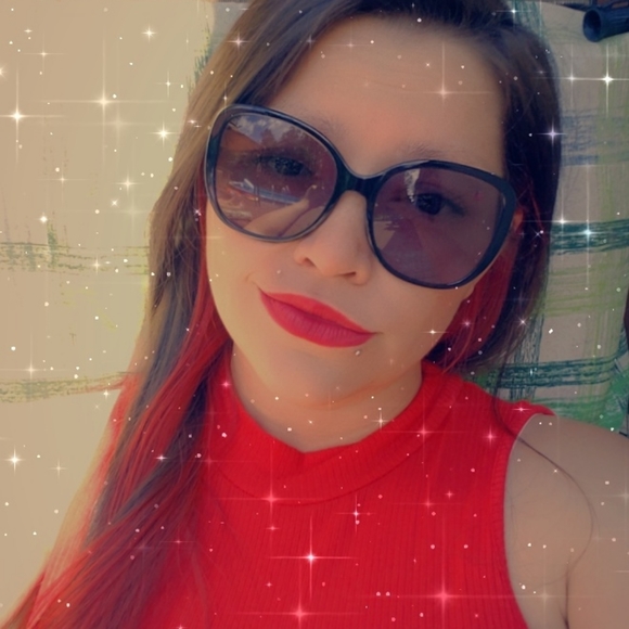 Meet your Posher, Kasi - Picture 2 of 3